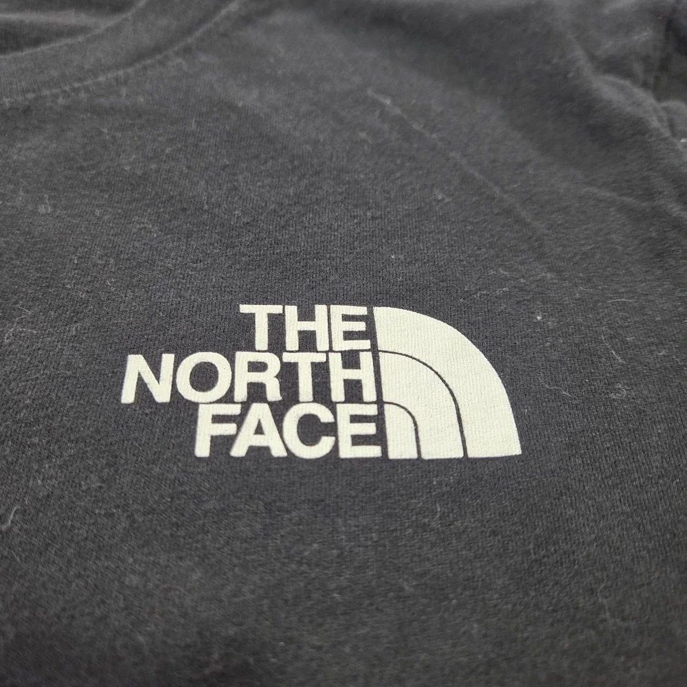 The North Face Never Stop Exploring Red Logo Black T Shirt Men's Small